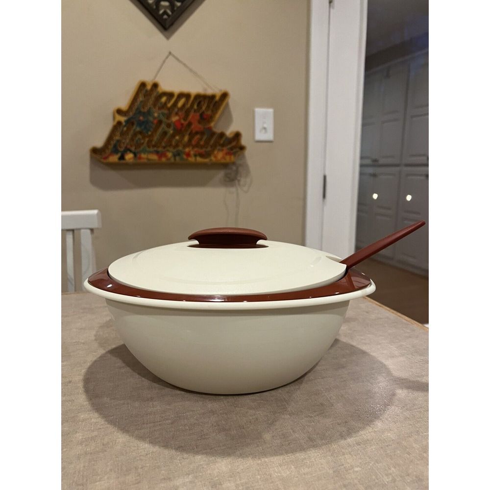 Tupperware Heat & Serve 3 Piece Insulated Bowl Set
